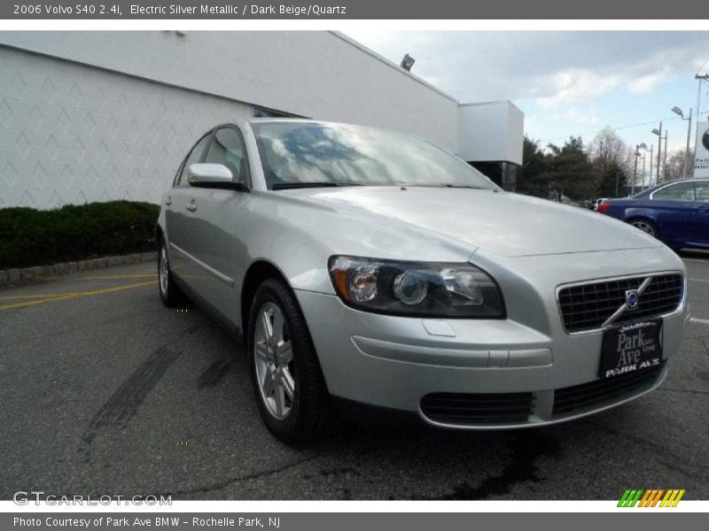 Electric Silver Metallic / Dark Beige/Quartz 2006 Volvo S40 2.4i