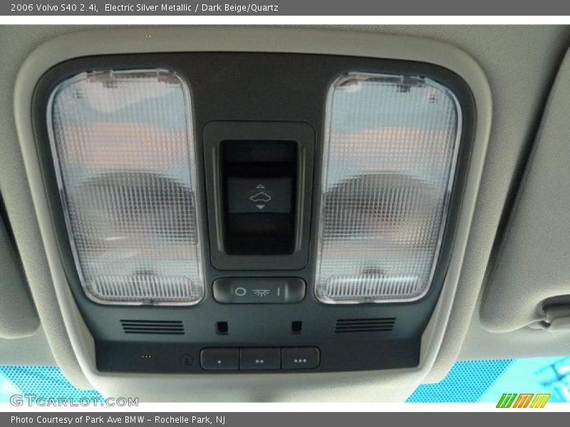 Electric Silver Metallic / Dark Beige/Quartz 2006 Volvo S40 2.4i