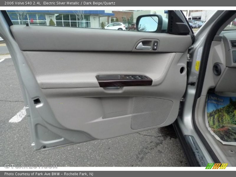 Electric Silver Metallic / Dark Beige/Quartz 2006 Volvo S40 2.4i
