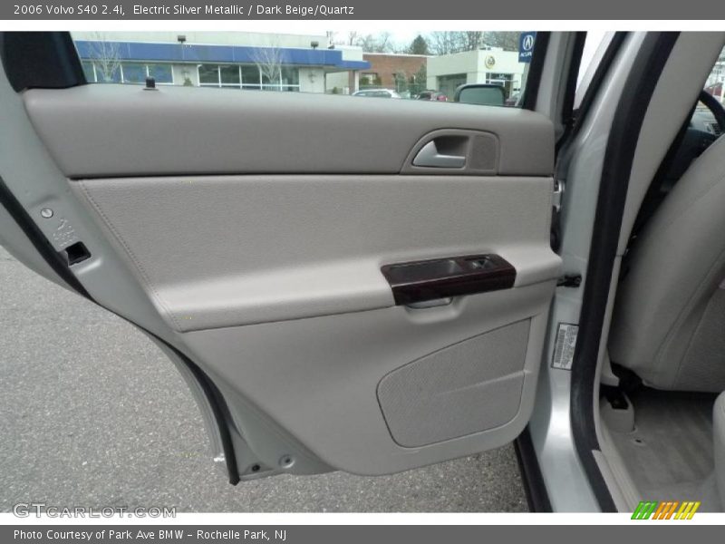 Electric Silver Metallic / Dark Beige/Quartz 2006 Volvo S40 2.4i