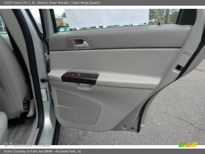 Electric Silver Metallic / Dark Beige/Quartz 2006 Volvo S40 2.4i