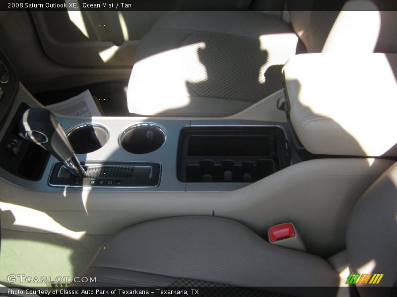 Ocean Mist / Tan 2008 Saturn Outlook XE