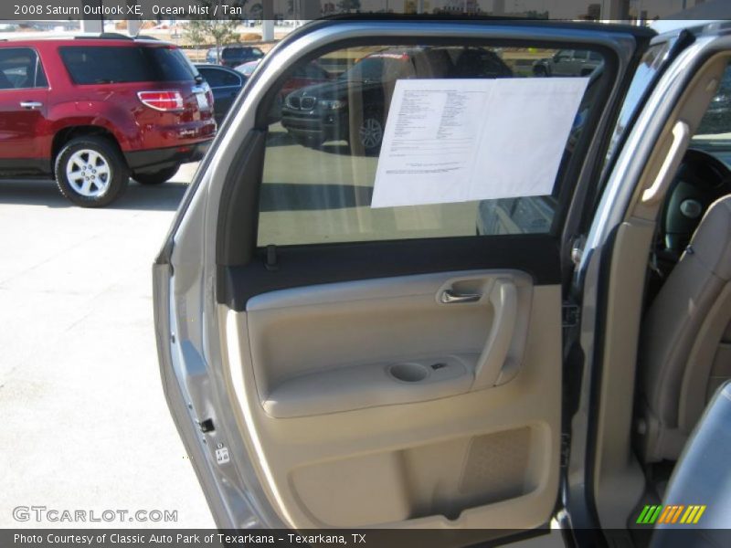 Ocean Mist / Tan 2008 Saturn Outlook XE