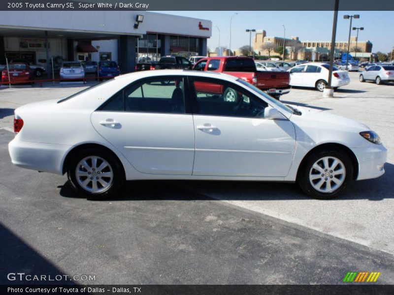 Super White / Dark Gray 2005 Toyota Camry SE