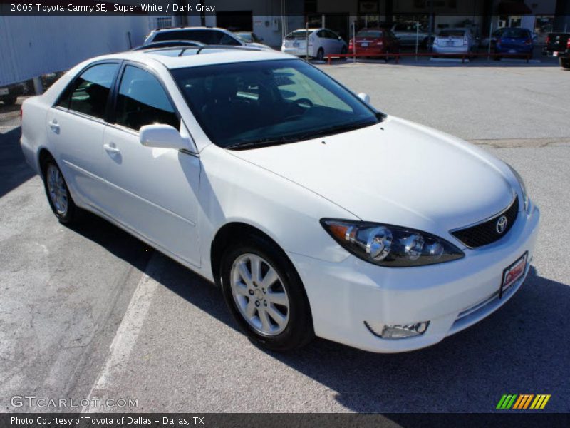 Super White / Dark Gray 2005 Toyota Camry SE