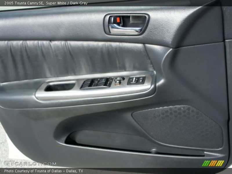 Super White / Dark Gray 2005 Toyota Camry SE