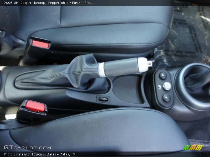 Pepper White / Panther Black 2006 Mini Cooper Hardtop