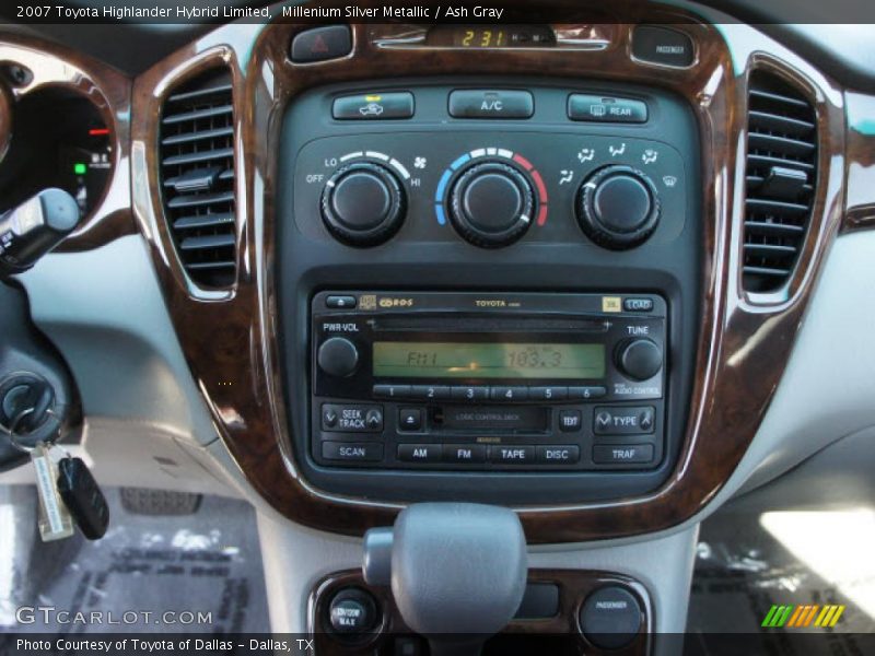 Controls of 2007 Highlander Hybrid Limited