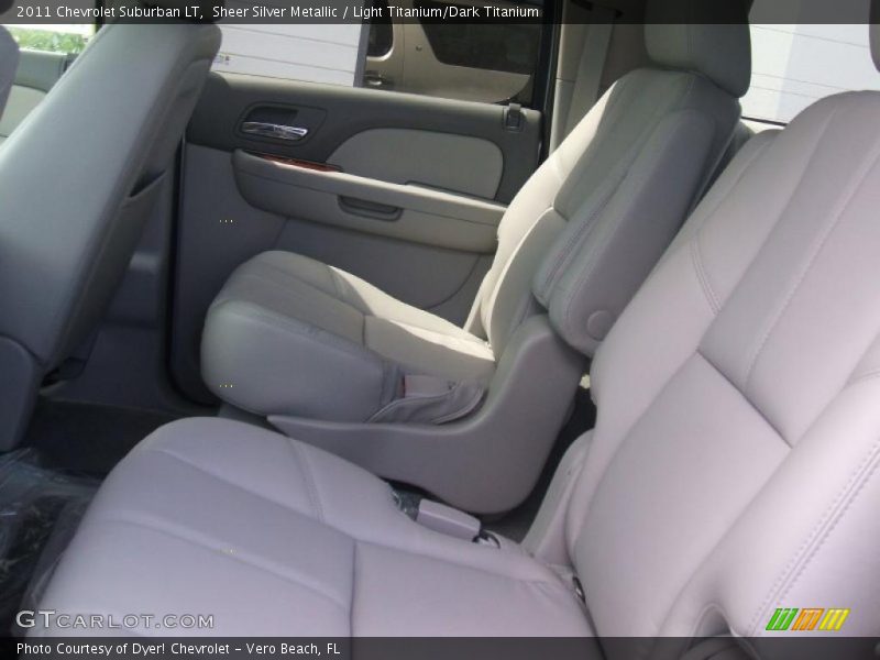 Sheer Silver Metallic / Light Titanium/Dark Titanium 2011 Chevrolet Suburban LT