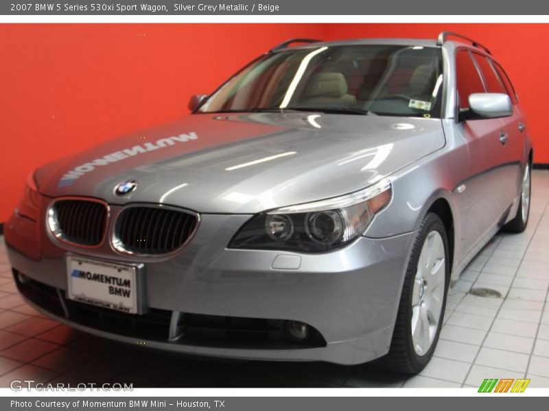Front 3/4 View of 2007 5 Series 530xi Sport Wagon