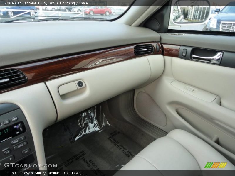 White Lightning / Shale 2004 Cadillac Seville SLS