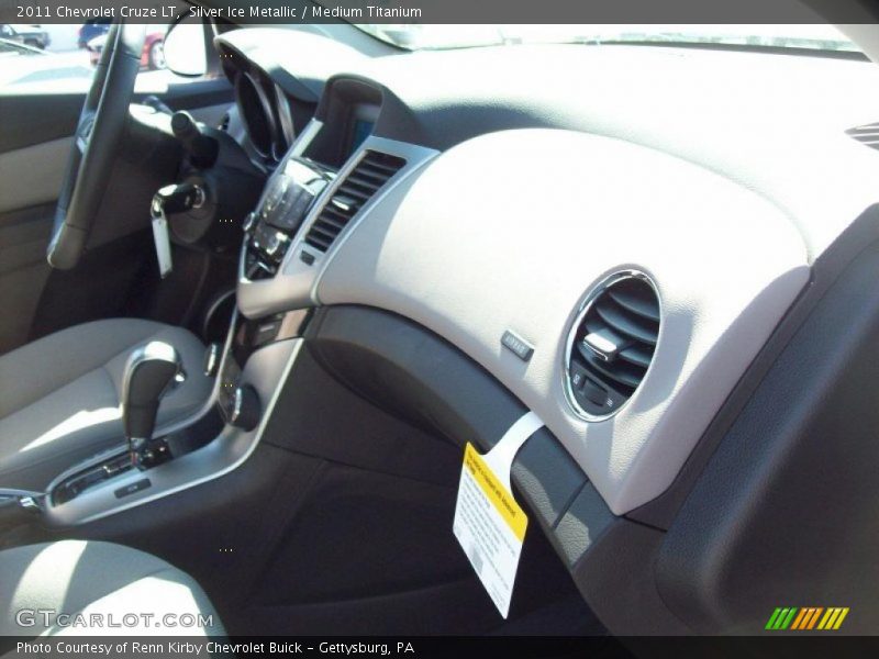 Silver Ice Metallic / Medium Titanium 2011 Chevrolet Cruze LT