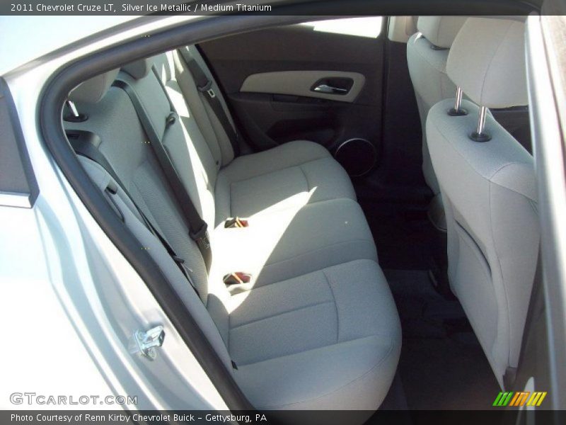 Silver Ice Metallic / Medium Titanium 2011 Chevrolet Cruze LT