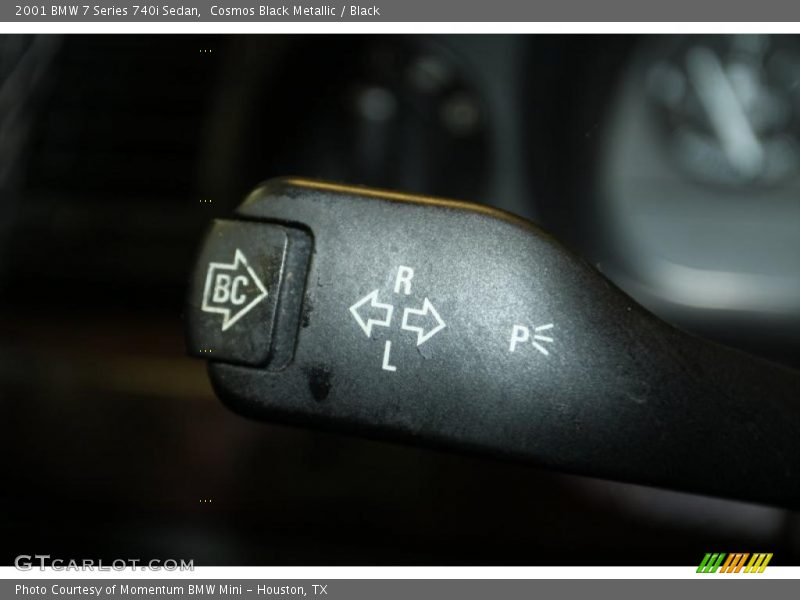 Controls of 2001 7 Series 740i Sedan