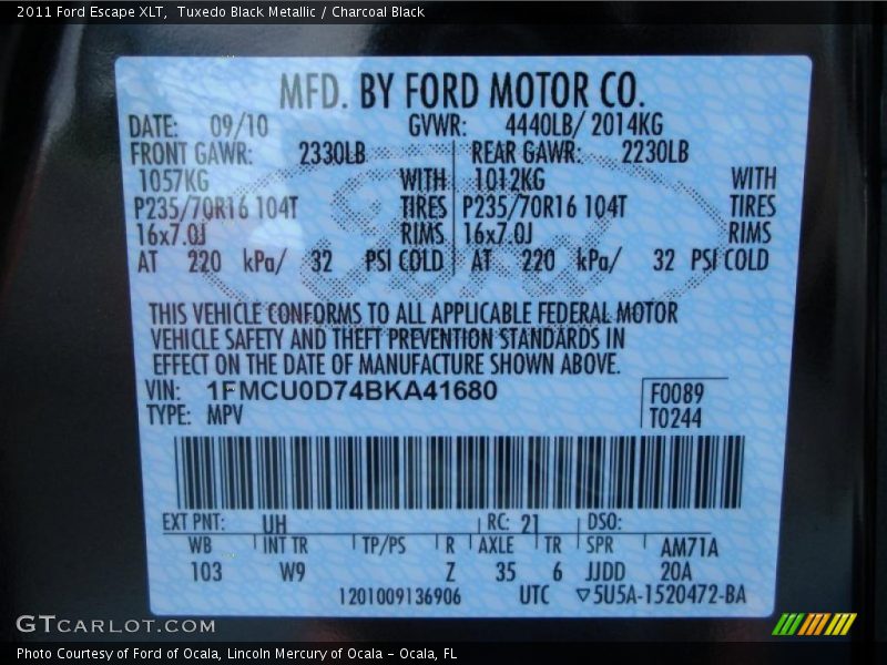 Tuxedo Black Metallic / Charcoal Black 2011 Ford Escape XLT