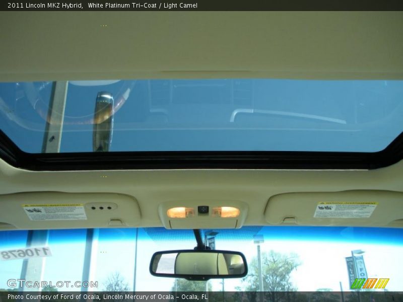 Sunroof of 2011 MKZ Hybrid