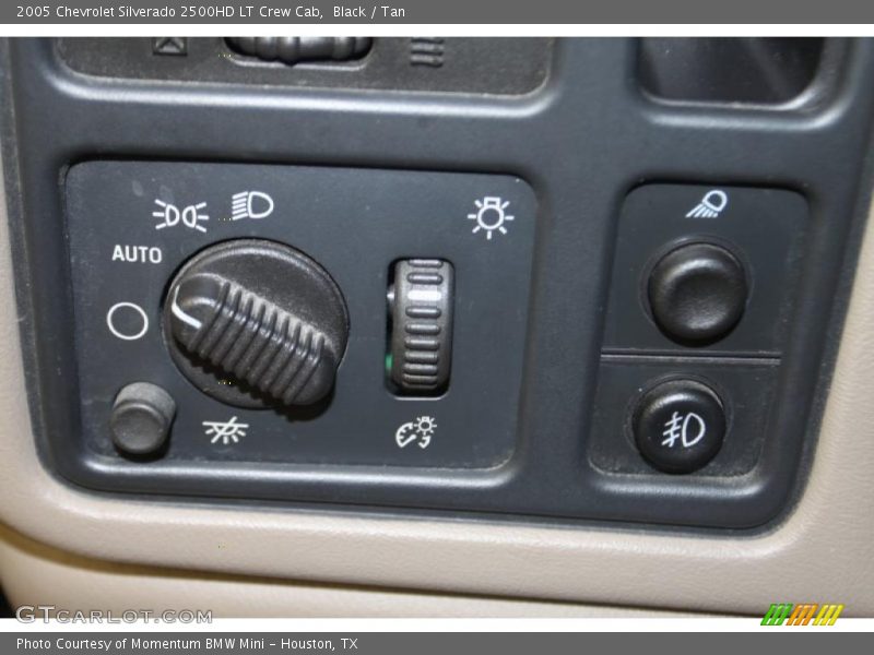 Controls of 2005 Silverado 2500HD LT Crew Cab