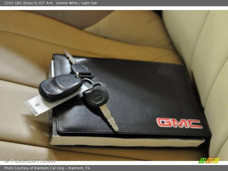 Summit White / Light Oak 2003 GMC Envoy XL SLT 4x4