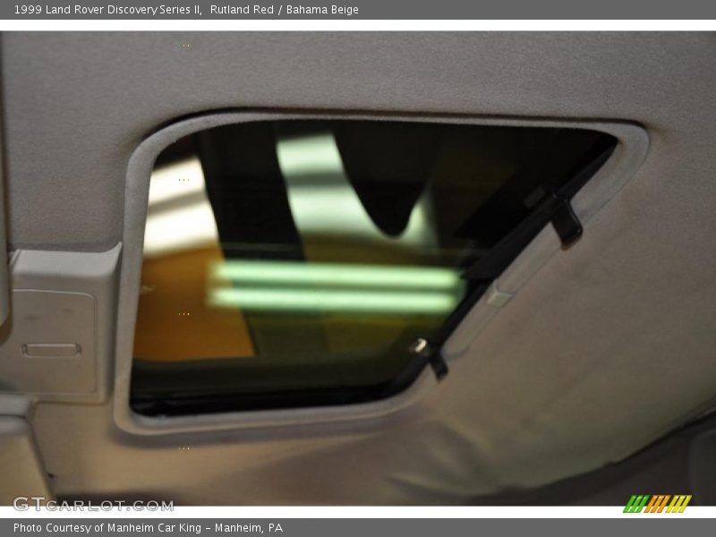 Rutland Red / Bahama Beige 1999 Land Rover Discovery Series II