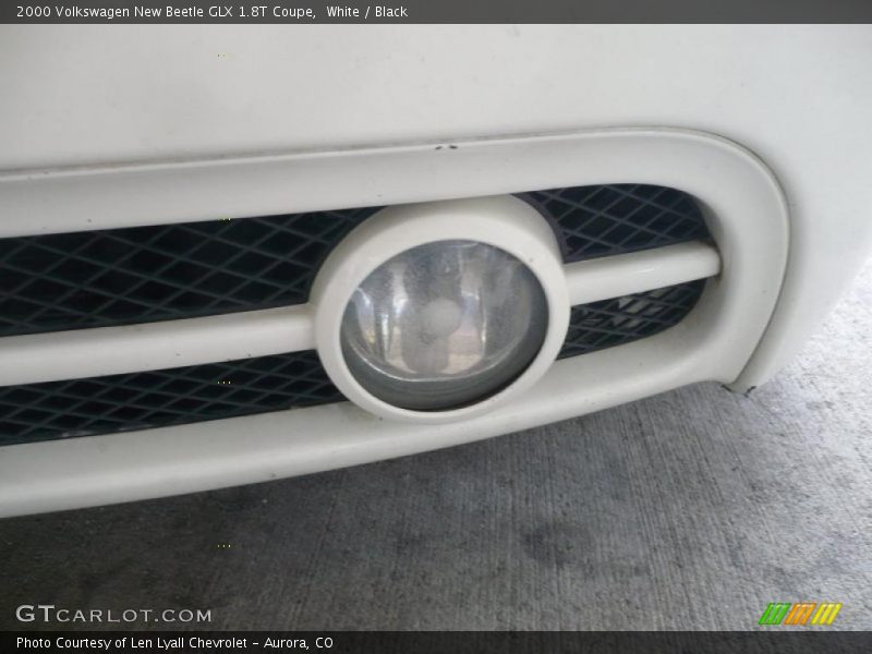 White / Black 2000 Volkswagen New Beetle GLX 1.8T Coupe
