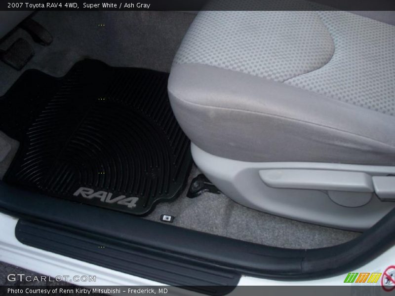 Super White / Ash Gray 2007 Toyota RAV4 4WD