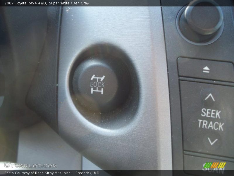 Super White / Ash Gray 2007 Toyota RAV4 4WD