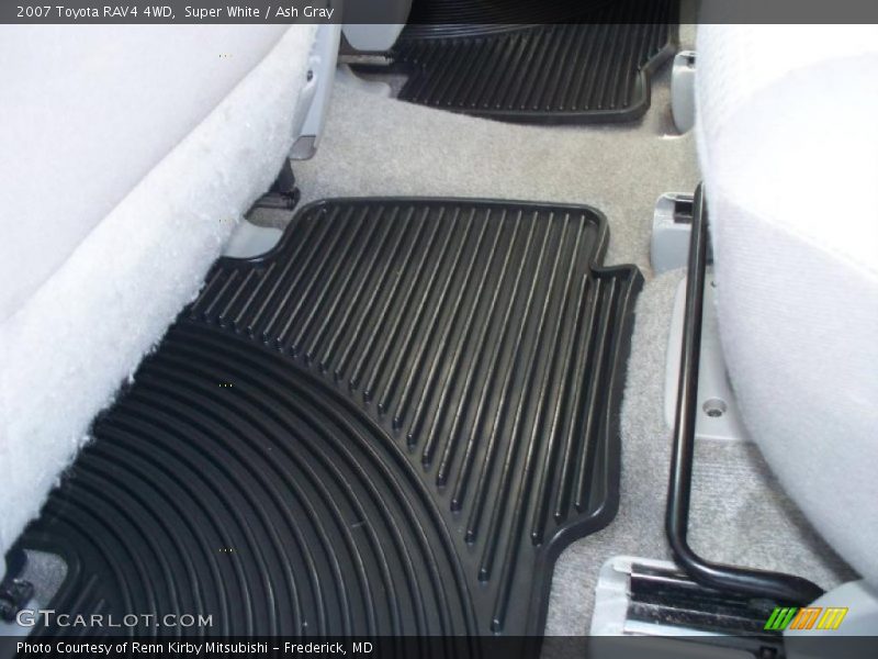 Super White / Ash Gray 2007 Toyota RAV4 4WD