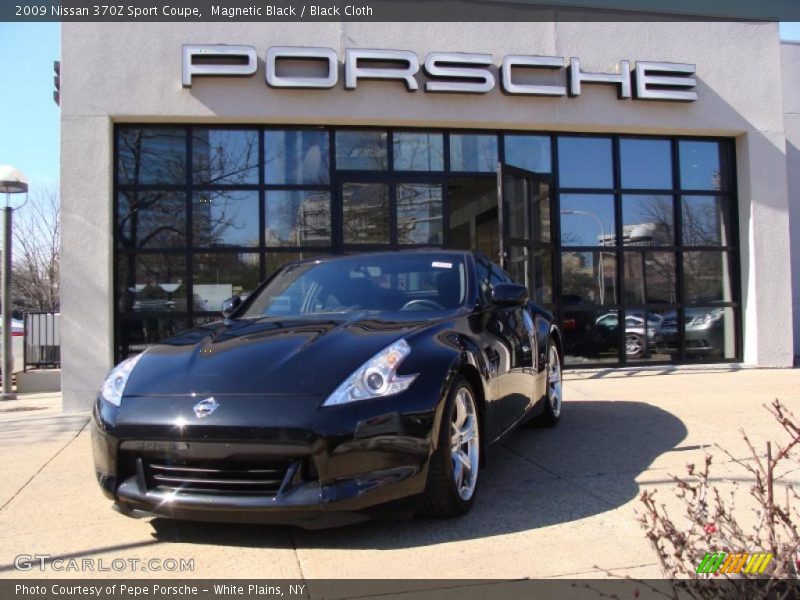Magnetic Black / Black Cloth 2009 Nissan 370Z Sport Coupe