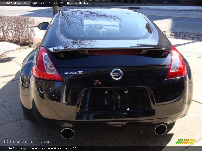 Magnetic Black / Black Cloth 2009 Nissan 370Z Sport Coupe