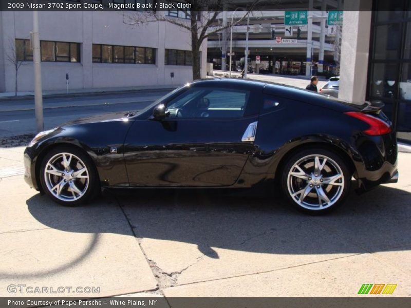 Magnetic Black / Black Cloth 2009 Nissan 370Z Sport Coupe