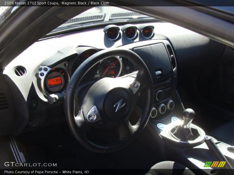 Magnetic Black / Black Cloth 2009 Nissan 370Z Sport Coupe