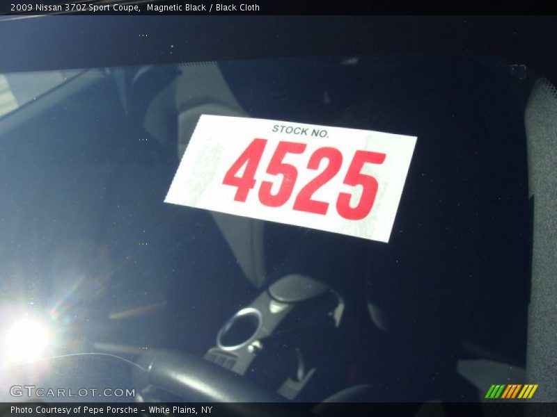 Magnetic Black / Black Cloth 2009 Nissan 370Z Sport Coupe