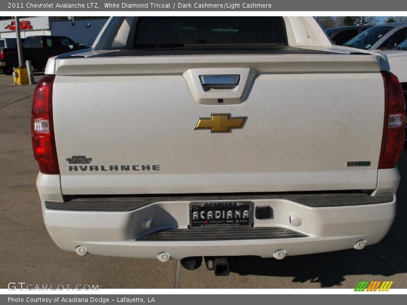 White Diamond Tricoat / Dark Cashmere/Light Cashmere 2011 Chevrolet Avalanche LTZ