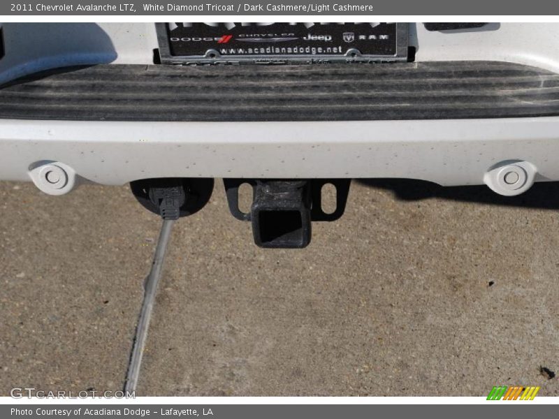 White Diamond Tricoat / Dark Cashmere/Light Cashmere 2011 Chevrolet Avalanche LTZ