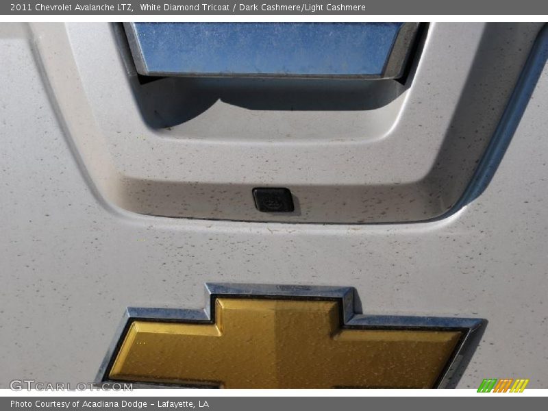 White Diamond Tricoat / Dark Cashmere/Light Cashmere 2011 Chevrolet Avalanche LTZ