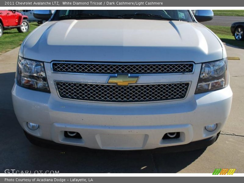 White Diamond Tricoat / Dark Cashmere/Light Cashmere 2011 Chevrolet Avalanche LTZ