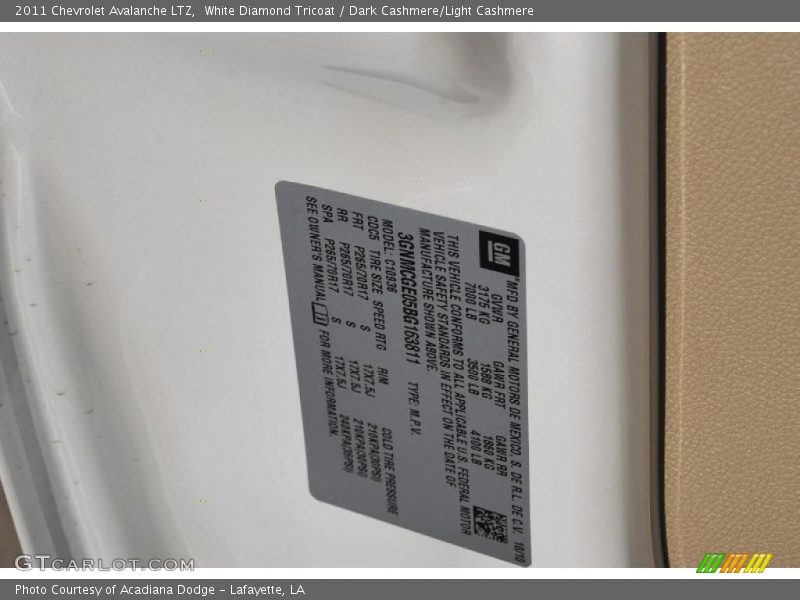 White Diamond Tricoat / Dark Cashmere/Light Cashmere 2011 Chevrolet Avalanche LTZ