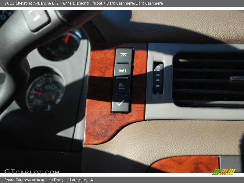 White Diamond Tricoat / Dark Cashmere/Light Cashmere 2011 Chevrolet Avalanche LTZ