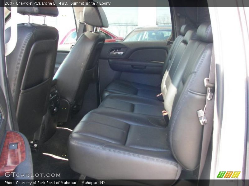 Summit White / Ebony 2007 Chevrolet Avalanche LT 4WD