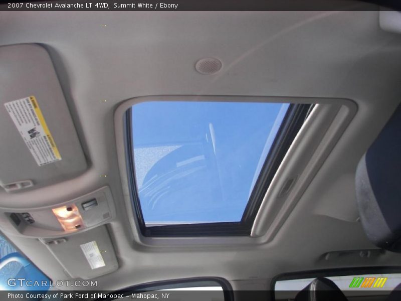 Summit White / Ebony 2007 Chevrolet Avalanche LT 4WD