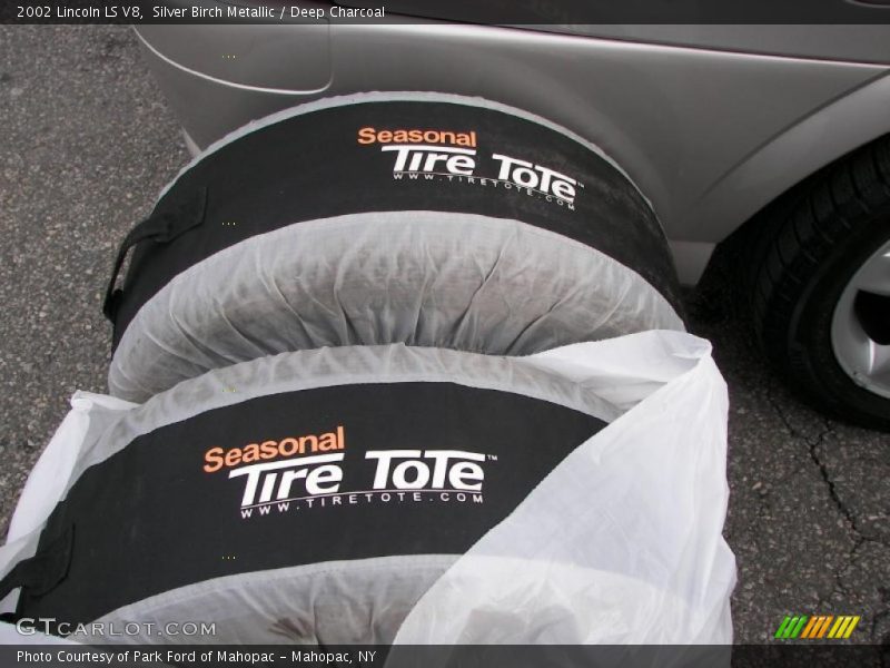 Silver Birch Metallic / Deep Charcoal 2002 Lincoln LS V8