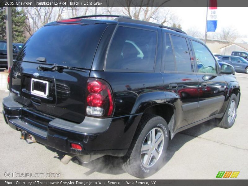 Black / Light Gray 2005 Chevrolet TrailBlazer LS 4x4