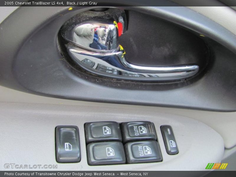 Black / Light Gray 2005 Chevrolet TrailBlazer LS 4x4
