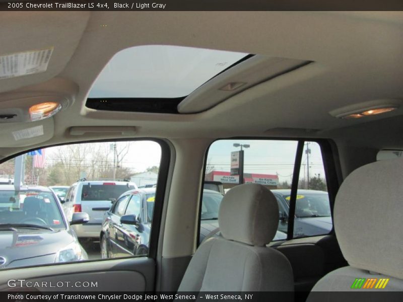 Black / Light Gray 2005 Chevrolet TrailBlazer LS 4x4
