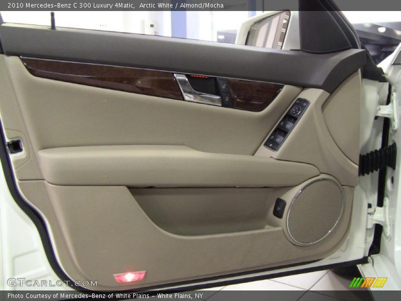 Arctic White / Almond/Mocha 2010 Mercedes-Benz C 300 Luxury 4Matic