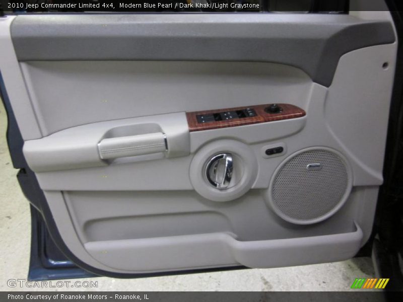 Door Panel of 2010 Commander Limited 4x4