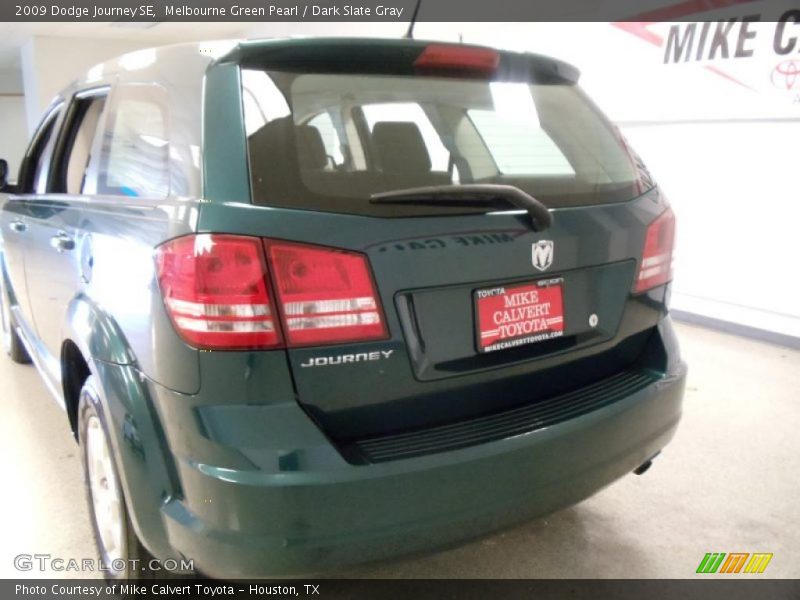 Melbourne Green Pearl / Dark Slate Gray 2009 Dodge Journey SE