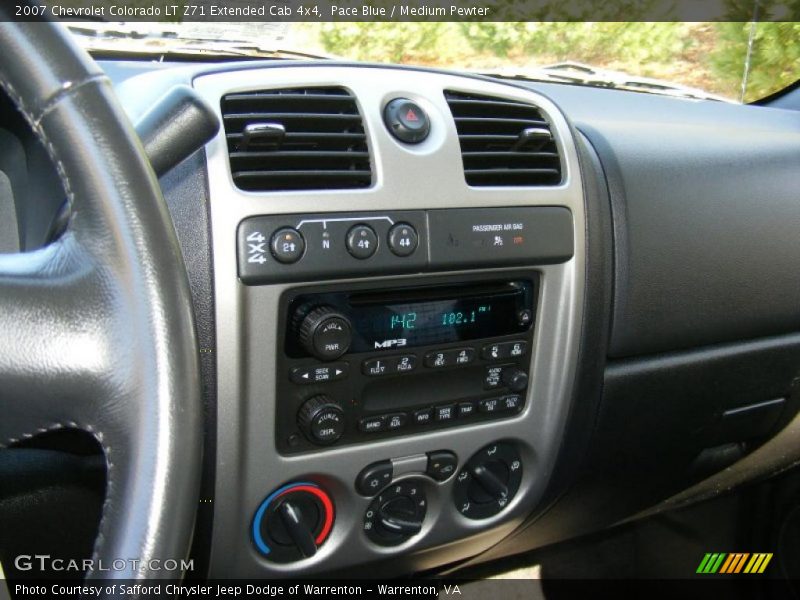 Controls of 2007 Colorado LT Z71 Extended Cab 4x4