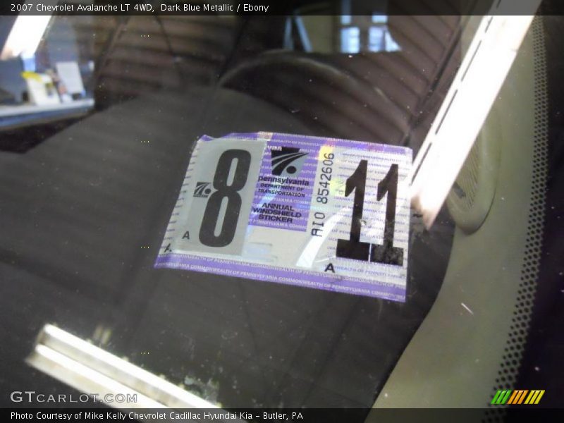 Dark Blue Metallic / Ebony 2007 Chevrolet Avalanche LT 4WD