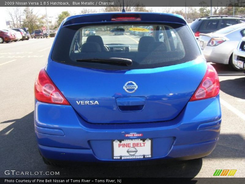 Blue Metallic / Charcoal 2009 Nissan Versa 1.8 S Hatchback
